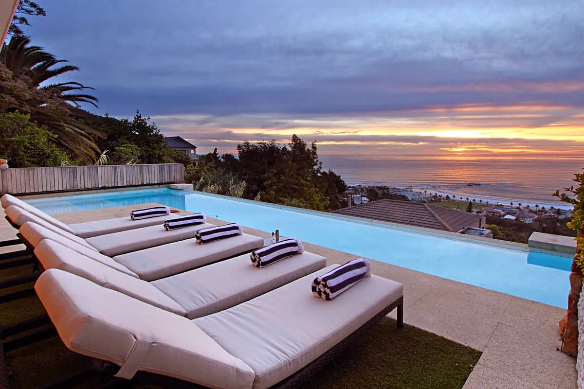 Exceptional Modern Villa Perfectly Positioned Between Slopes photo 2