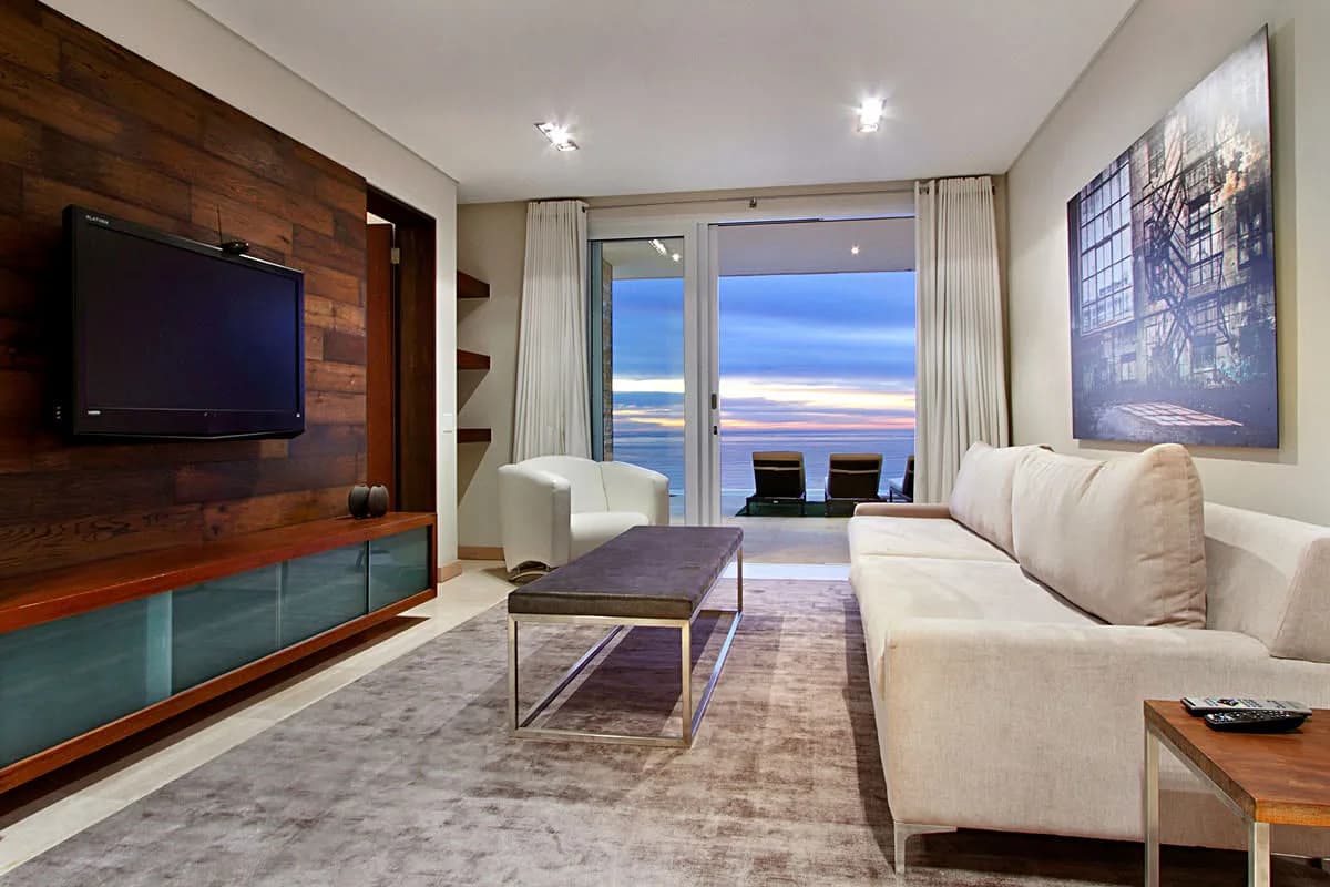 Exceptional Modern Villa Perfectly Positioned Between Slopes photo 4