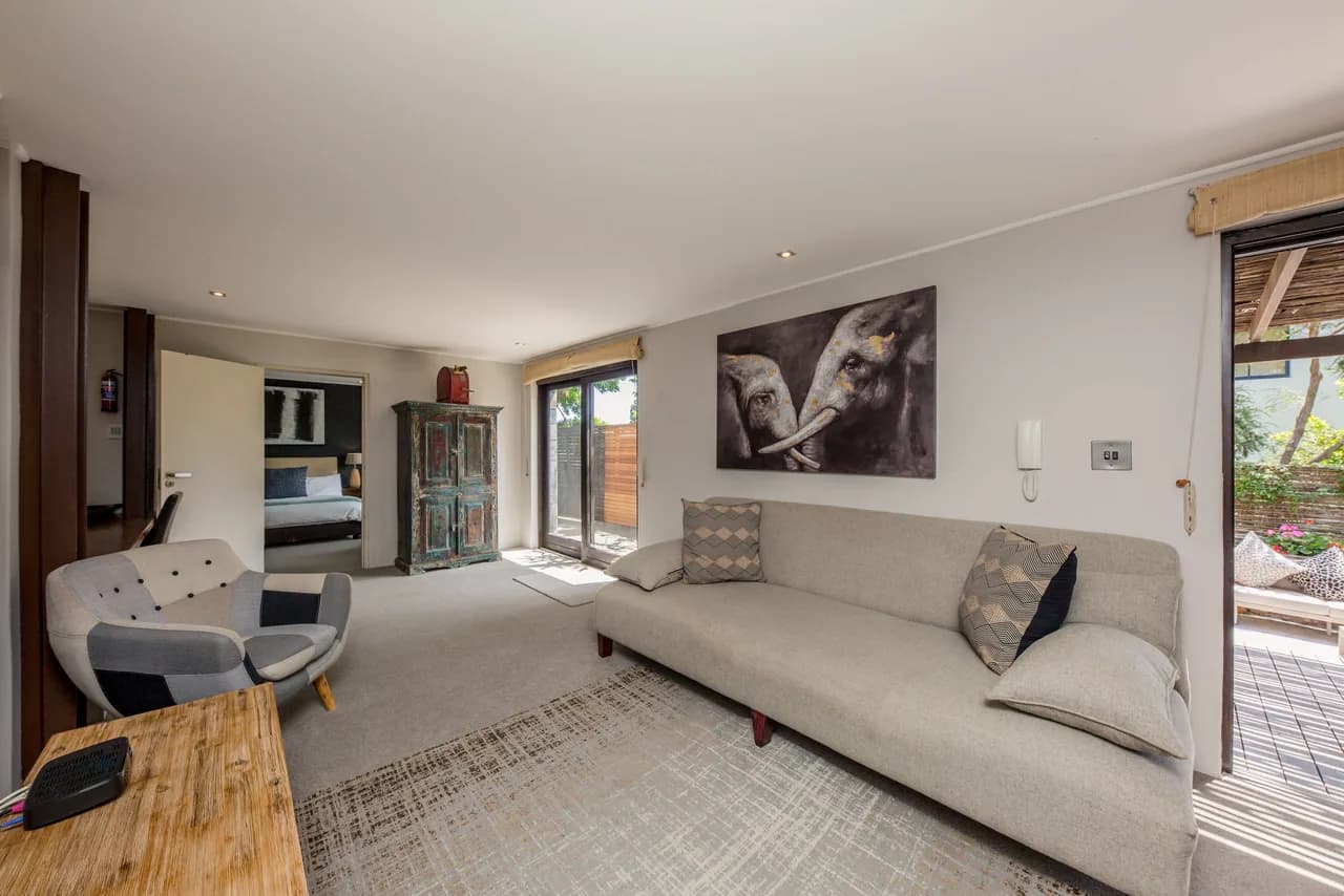 Charming Apartment with Private Garden photo 2