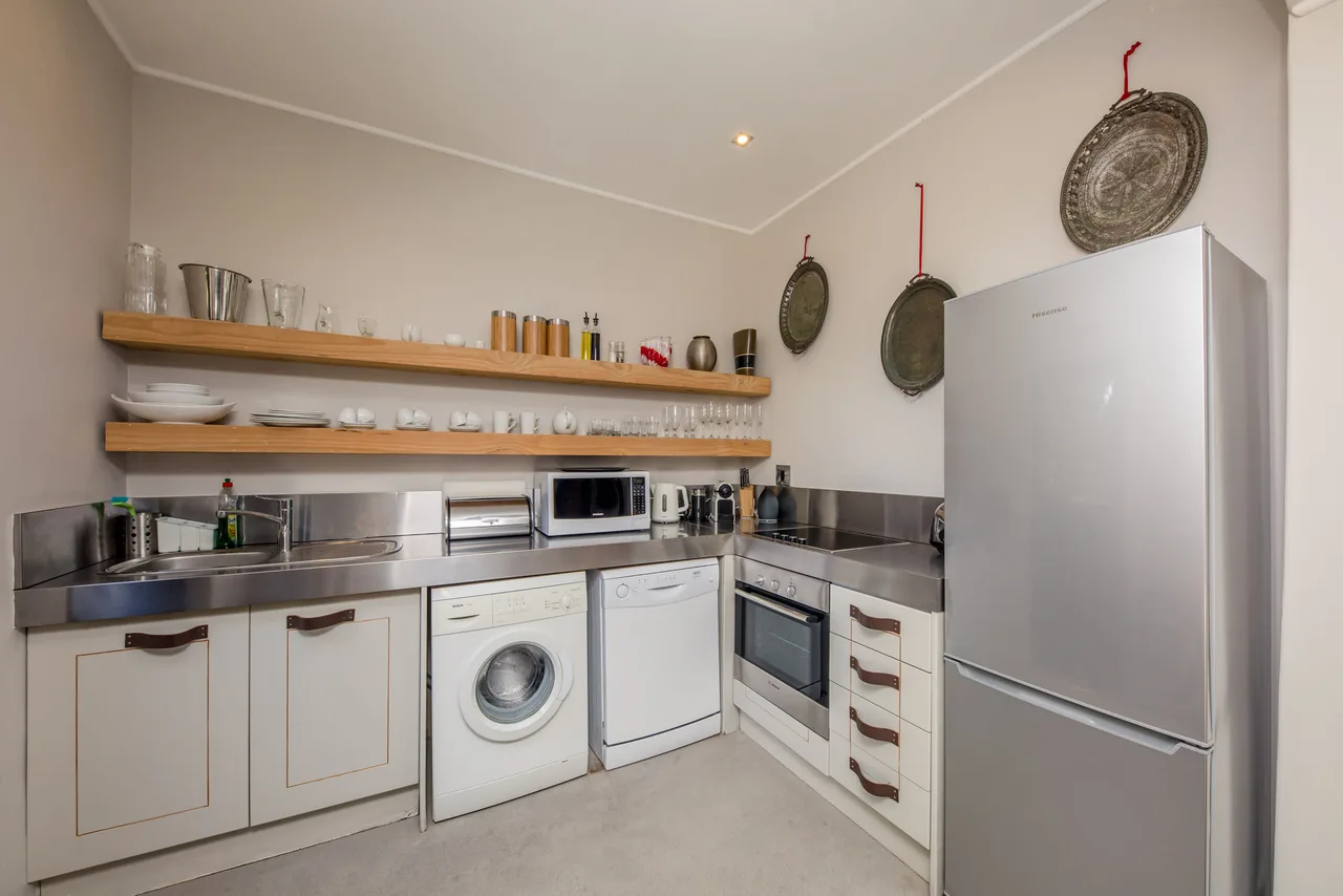 Charming Apartment with Private Garden photo 4