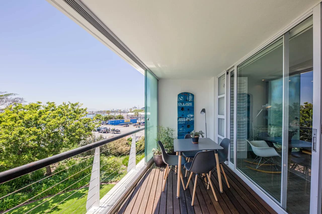 Modern Apartment with Ocean Views photo 4