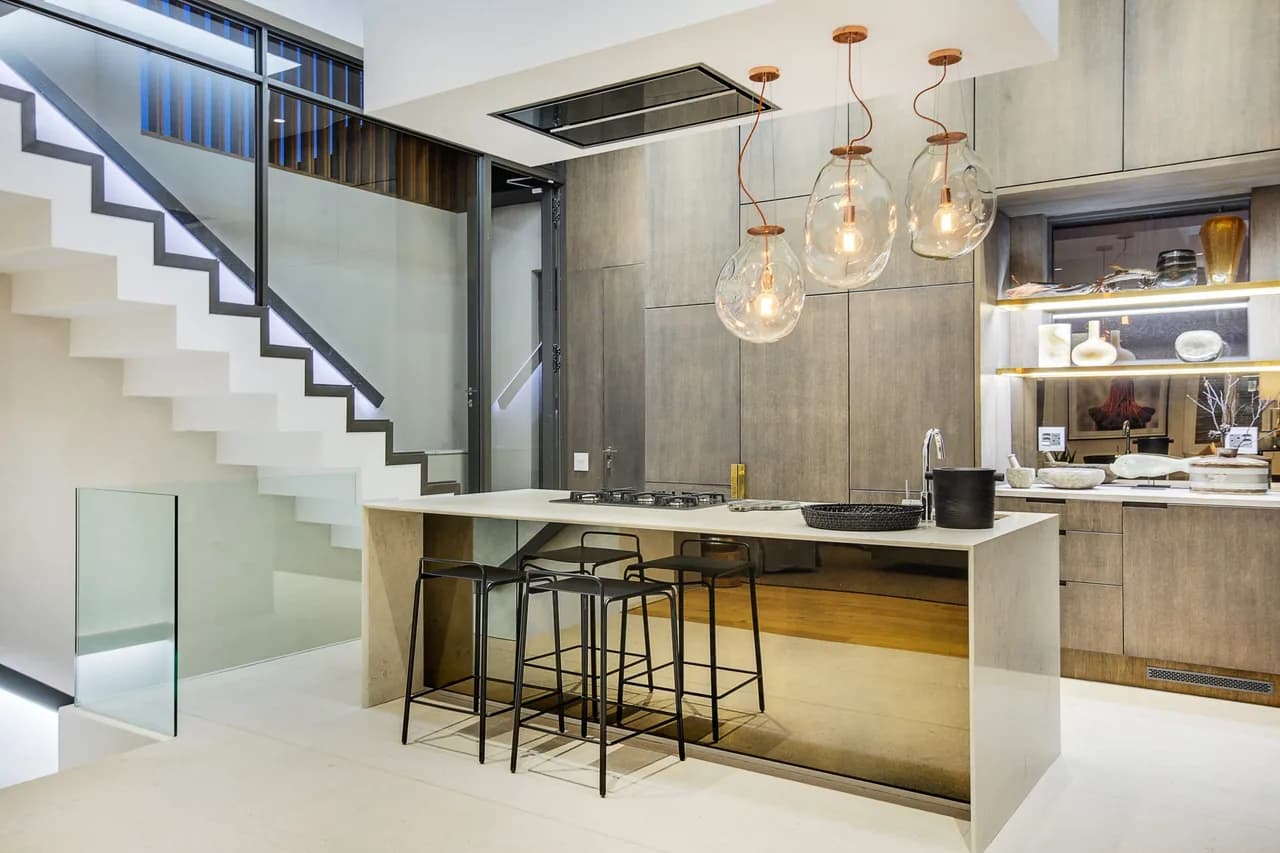 Luxurious 2 Bedroom Apartment with Views photo 3