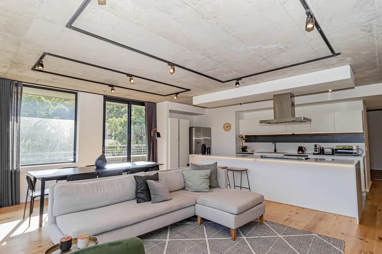 Modern Penthouse with Table Mountain Views photo 2