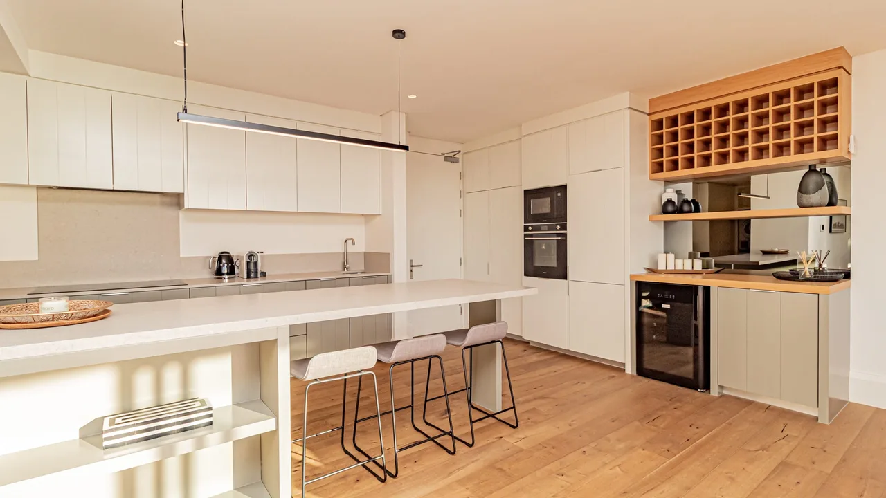 Elegant Sea Point Apartment with Ocean Views photo 3