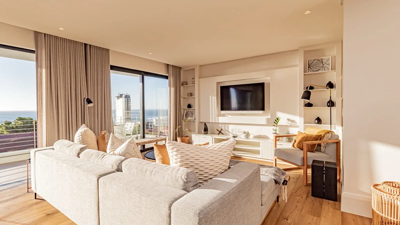 Elegant Sea Point Apartment with Ocean Views photo 5