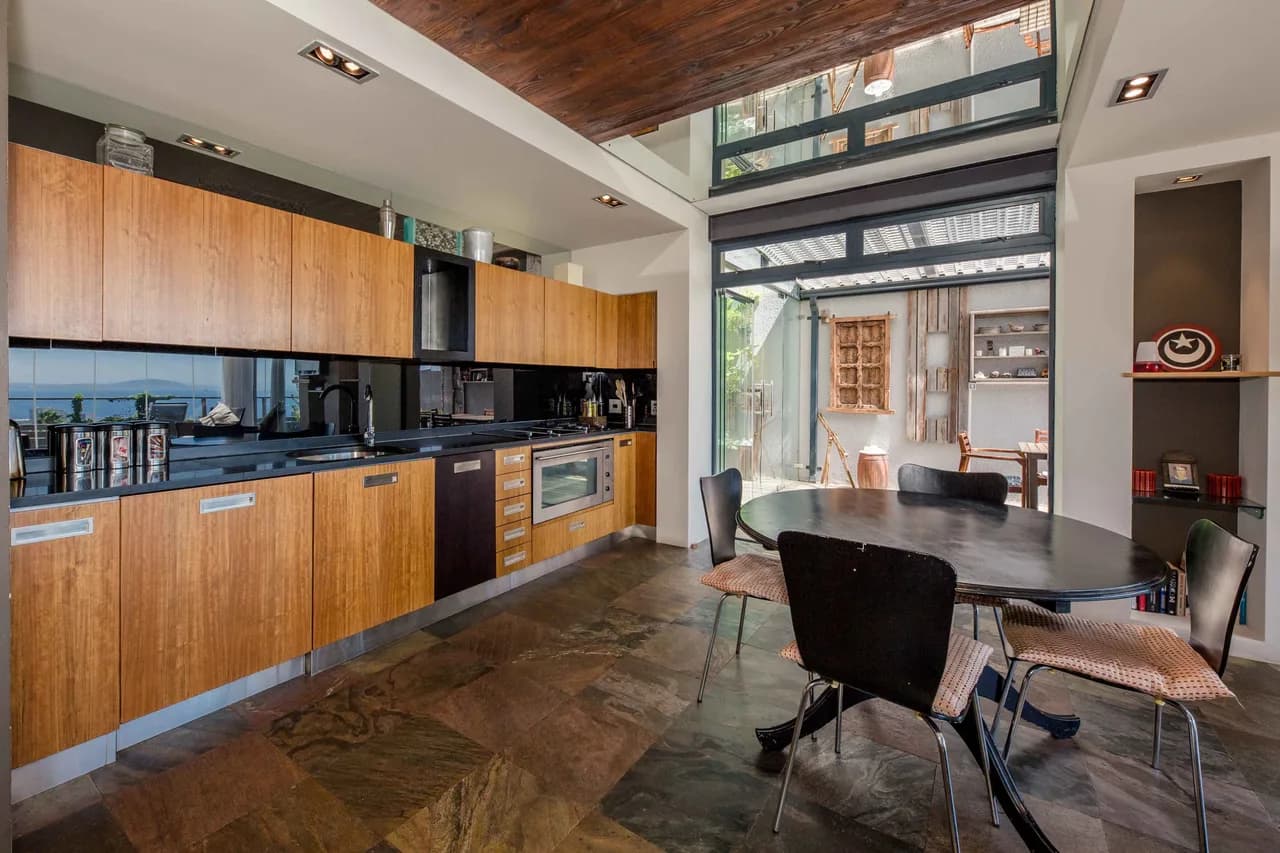 Relaxing City Break Apartment Situated In A Picturesque Setting photo 3