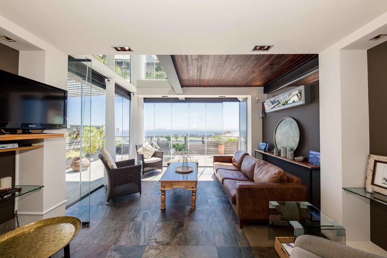 Relaxing City Break Apartment Situated In A Picturesque Setting photo 5