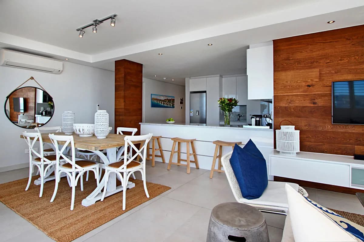 Lively Villa With Multitudes Of Open Space photo 2