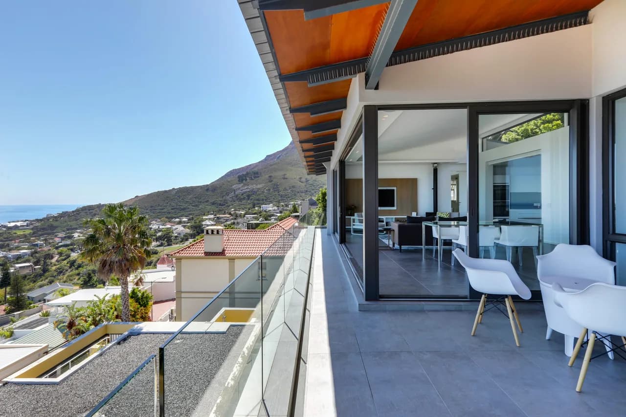 Cosy Apartment With Exceptional Views Of Camps Bay photo 4