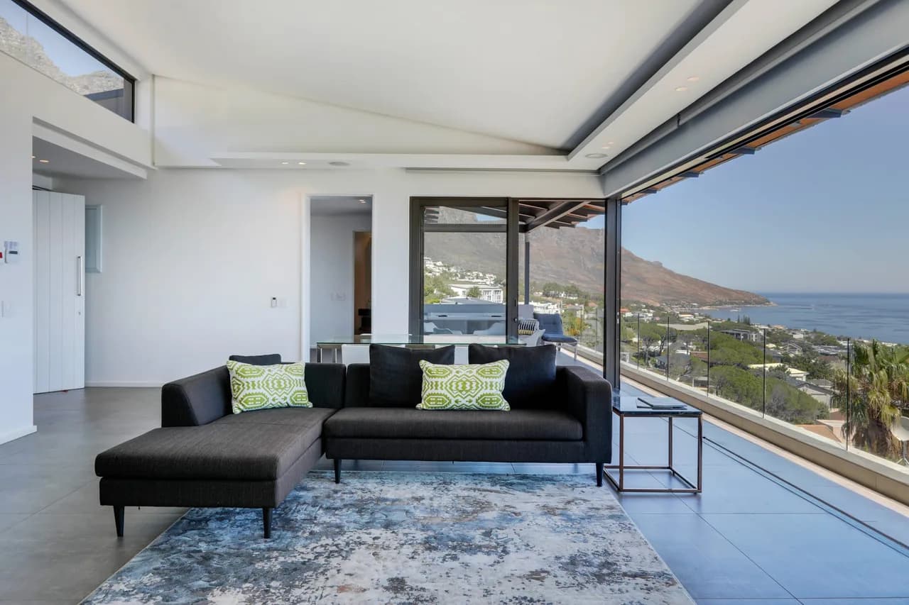 Cosy Apartment With Exceptional Views Of Camps Bay photo 5