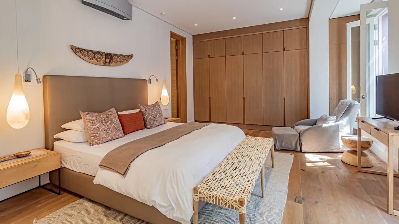 Gorgeous Contemporary Apartment In The Heart Of The City photo 3