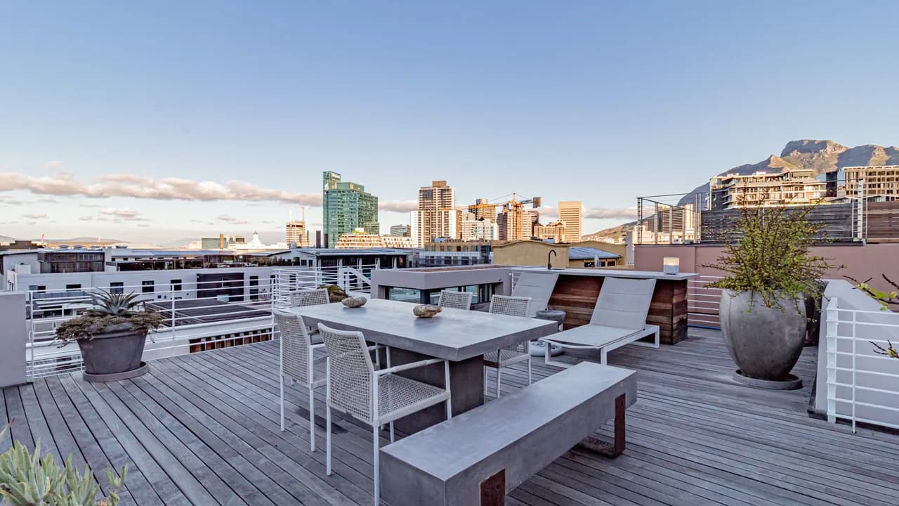 Gorgeous Contemporary Apartment In The Heart Of The City photo 5