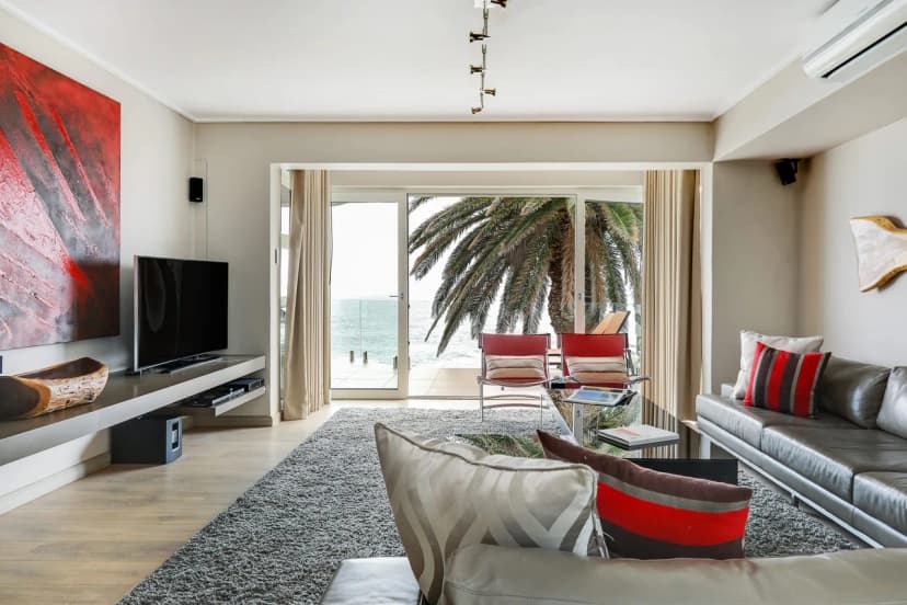 Luxurious Apartment With Uninterrupted Sea Views