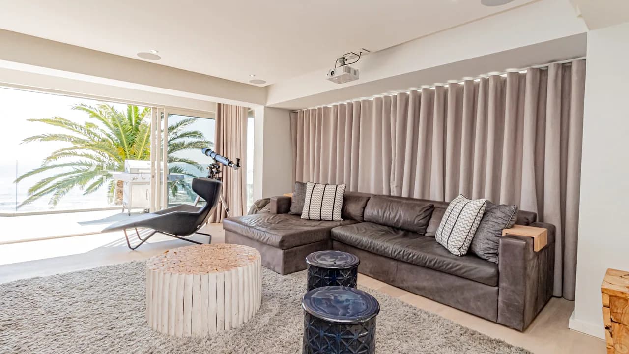 Magnificent Ocean View Apartment With Contemporary Chic Design photo 2