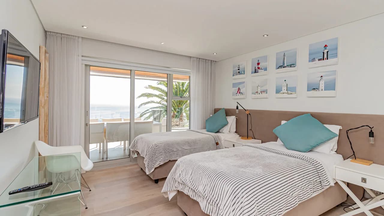 Magnificent Ocean View Apartment With Contemporary Chic Design photo 3