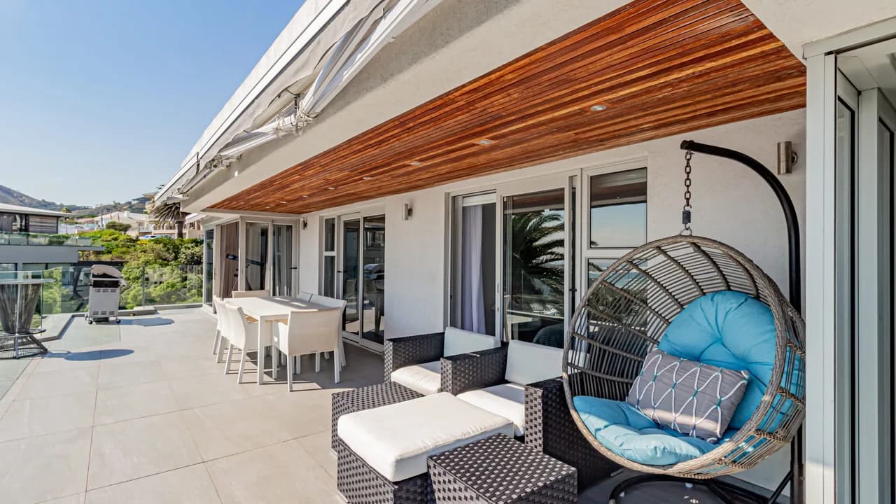 Magnificent Ocean View Apartment With Contemporary Chic Design photo 5