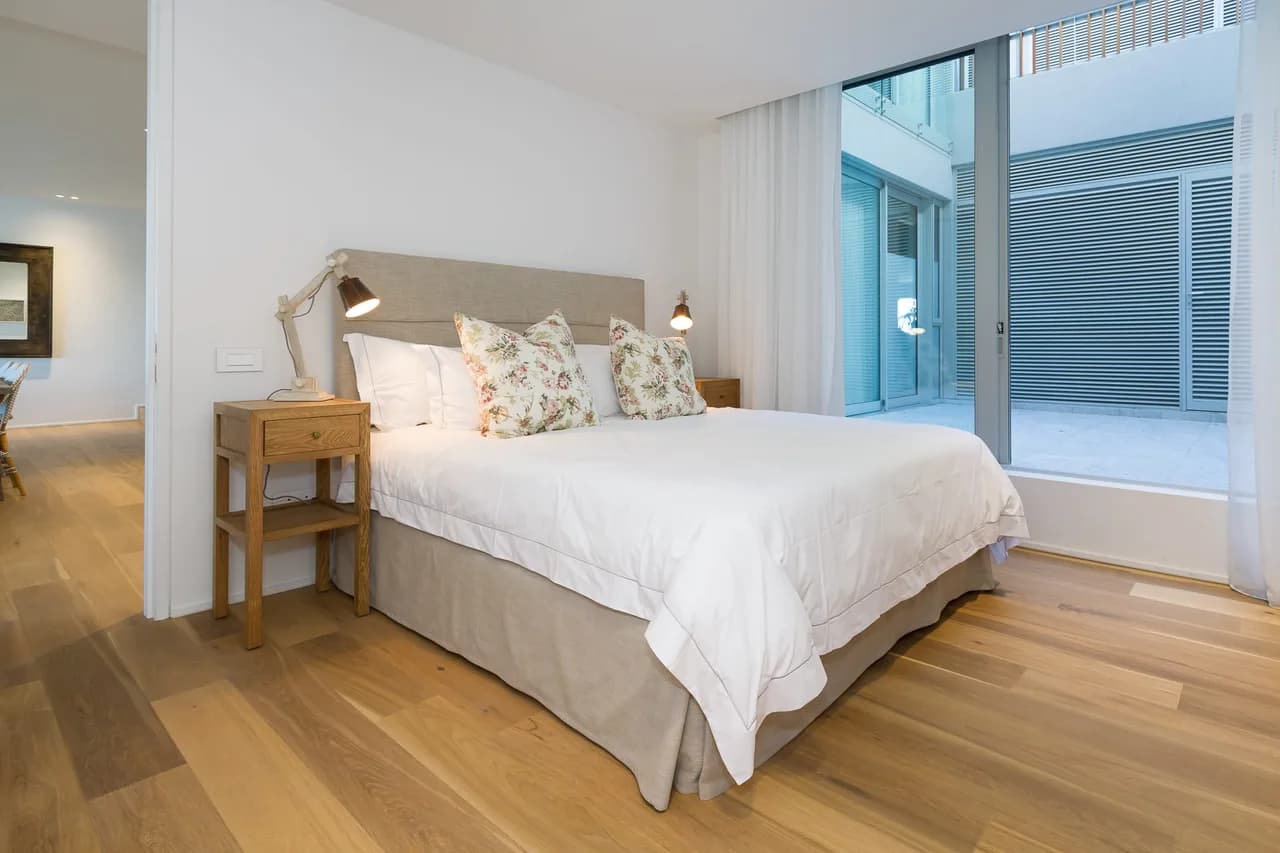 Fantastic Beachfront Apartment With Modern Interiors photo 3