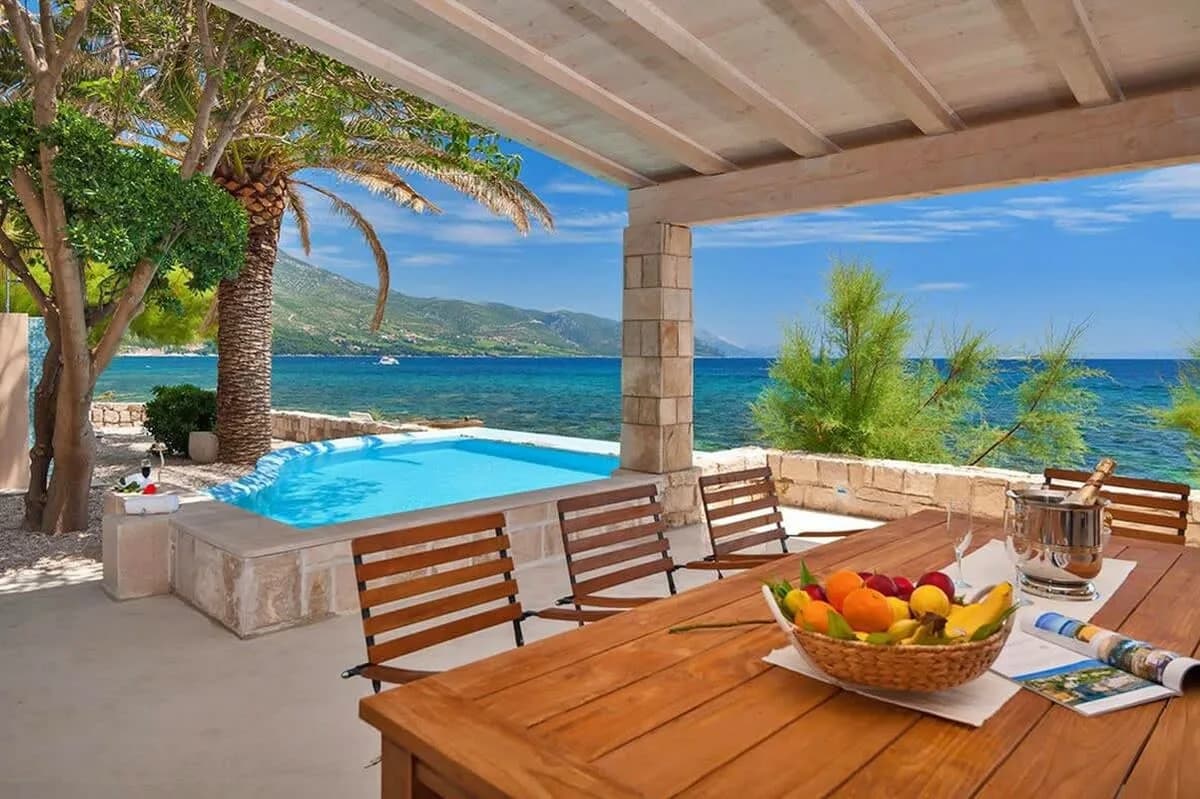 Tropical Villa With An Insane View And A Lovely Pool