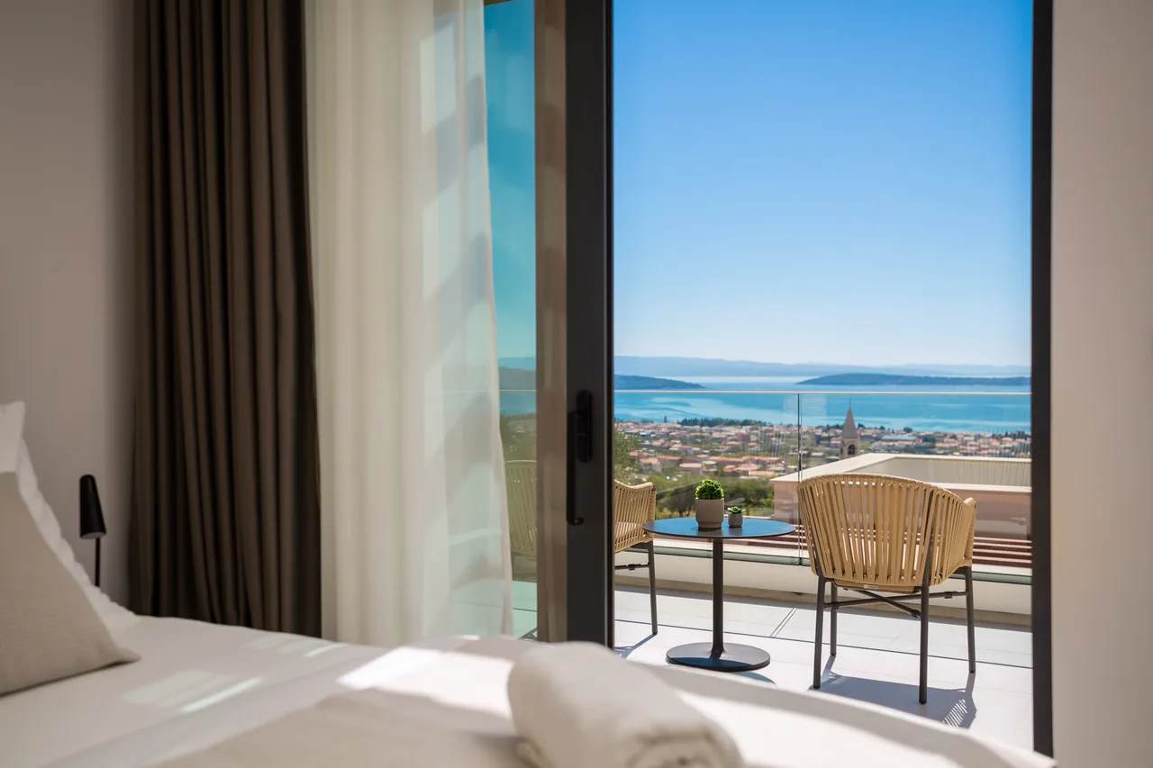 Modern Prestige Villa With Breathtaking View photo 3
