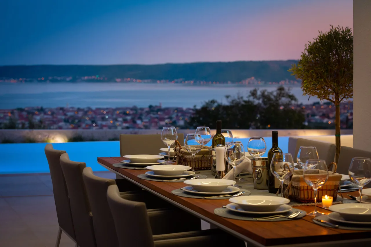 Modern Prestige Villa With Breathtaking View photo 4