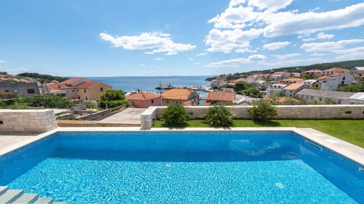 Prestigious 6br Villa With Magnificent Sea Views photo 3