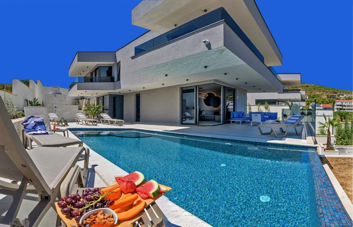 4br Prestigious Villa With Heated Pool In Marina Trogir photo 3