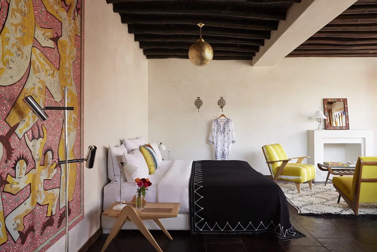 Perfect Room With Pool And Moroccan Design