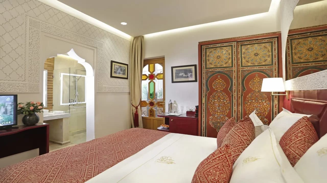 Stunning Retreat With Beautiful Interior Design photo 5