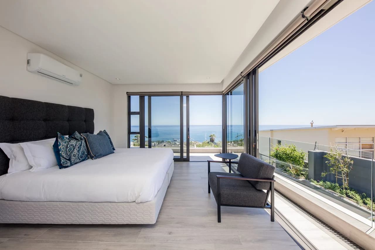 Newly Built Spectacular Villa In Camps Bay photo 3