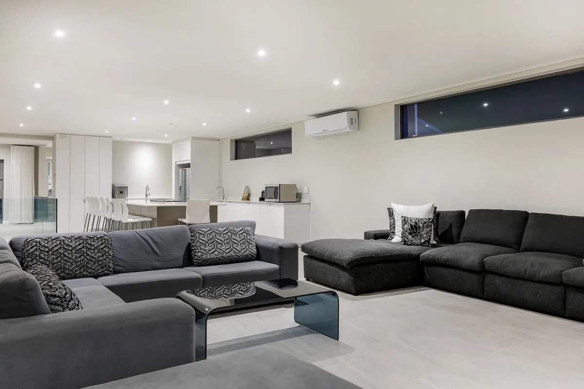 Luxurious Villa Situated In The Perfect Location photo 2