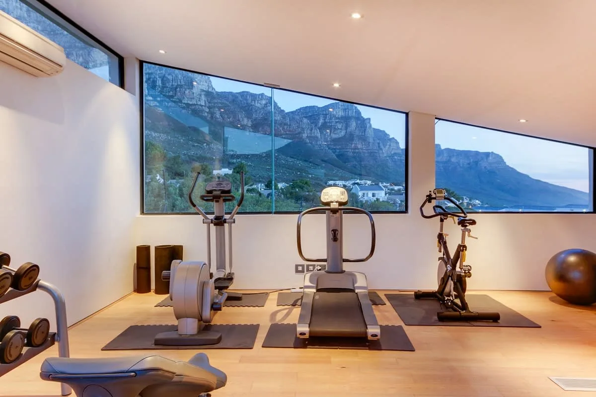 Luminously Lit Villa With Great Sea Views photo 5