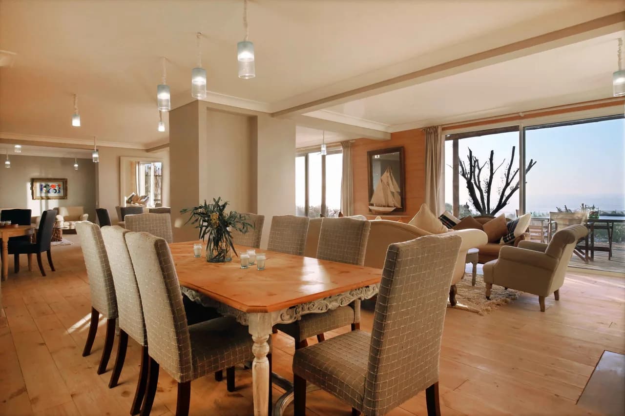 Beautiful Bungalow With Stunning Interior Designs photo 5