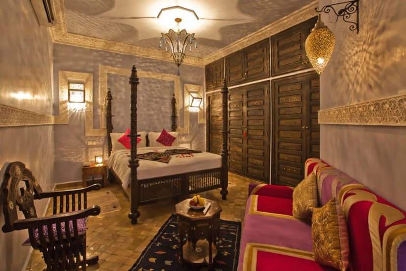 Traditional Style Room With Luxurious Decorations