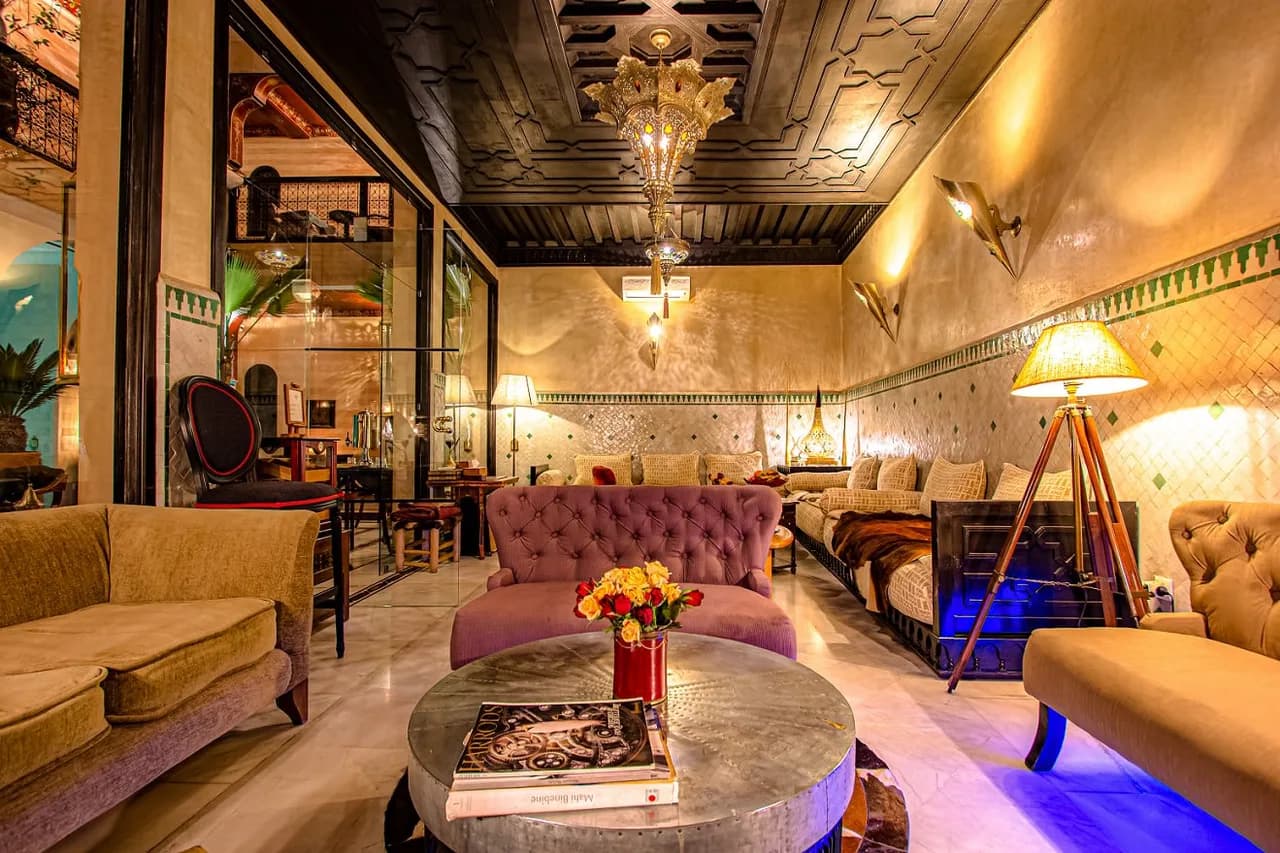Traditional Style Room With Luxurious Decorations photo 4