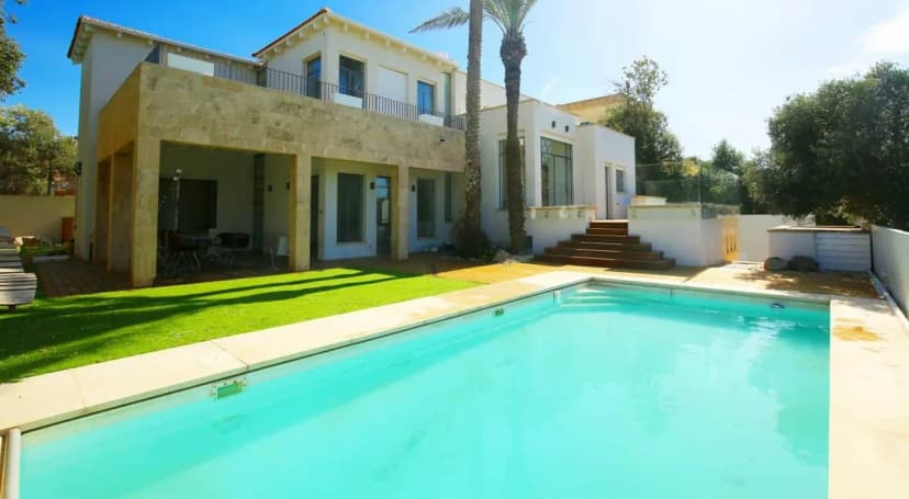 Mesmerizing Villa in Arsuf with Breathtaking Views
