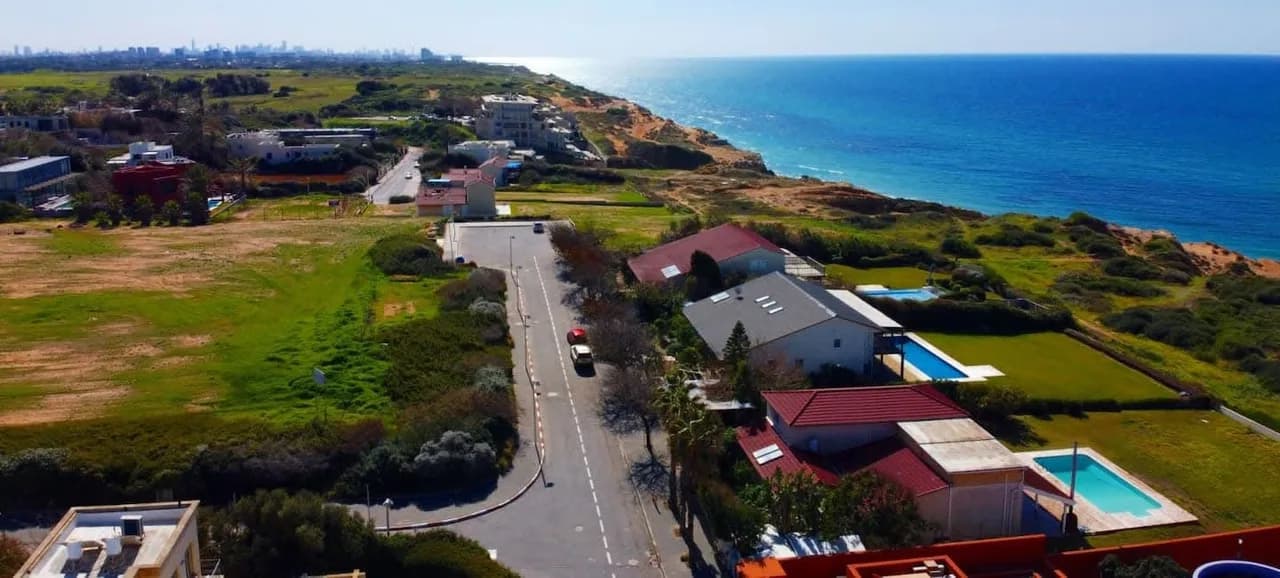 Mesmerizing Villa in Arsuf with Breathtaking Views photo 5