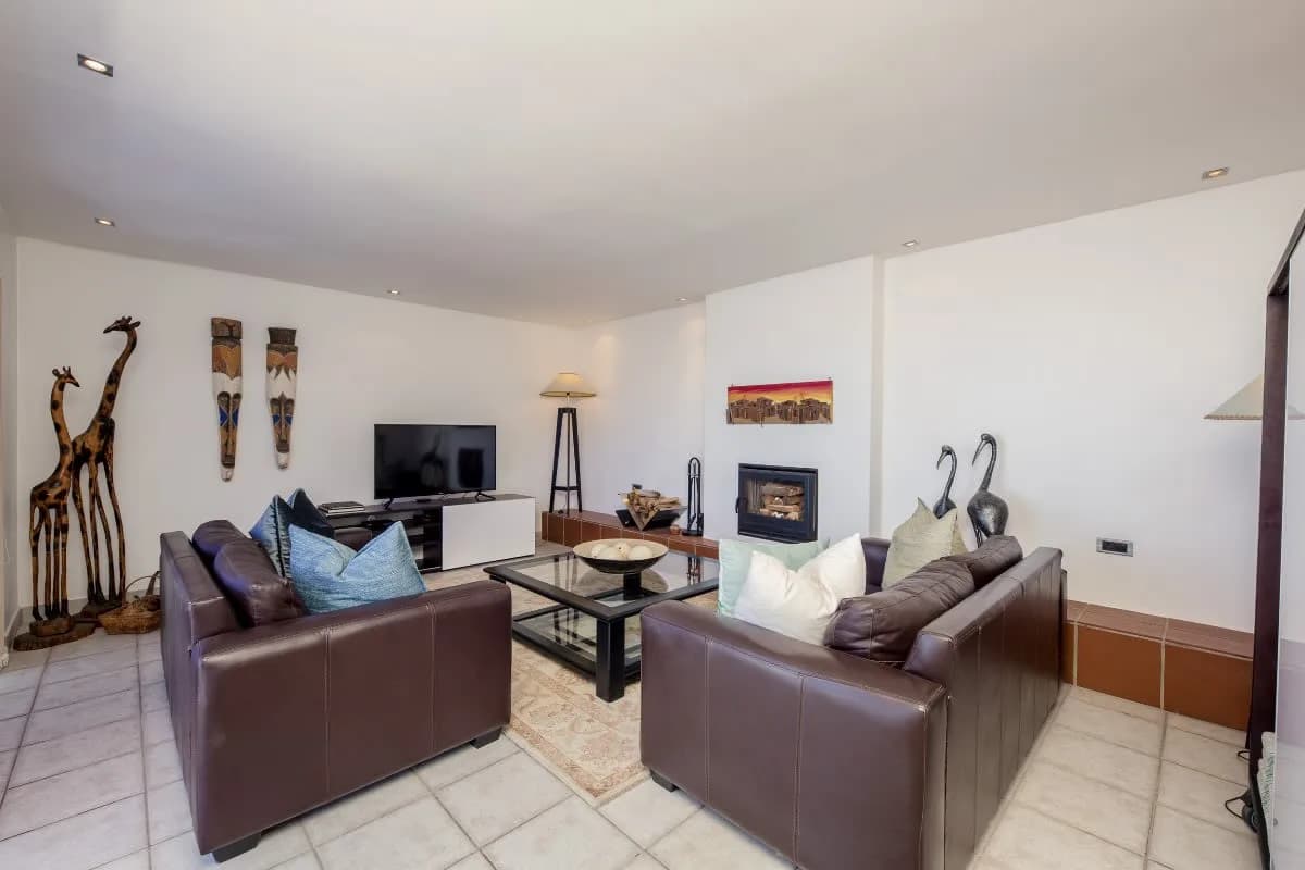 Spacious Apartment With Solar Heated Plunge Pool photo 3