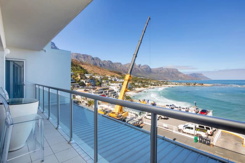Compact Apartment With Beautiful Sea Views