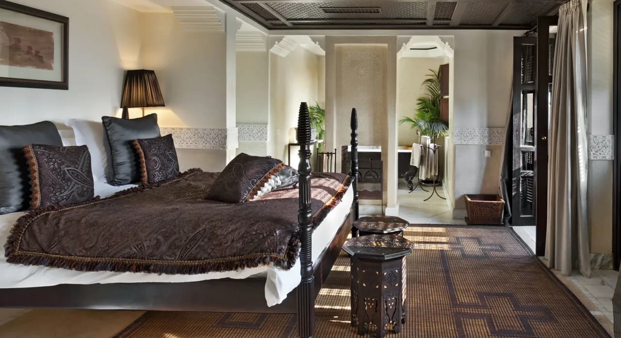 Well Decorated Suite With Balcony Overlooking The Pool photo 5