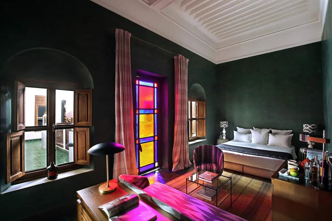 Large Room With Hand Stitched Egyptian Linen photo 4