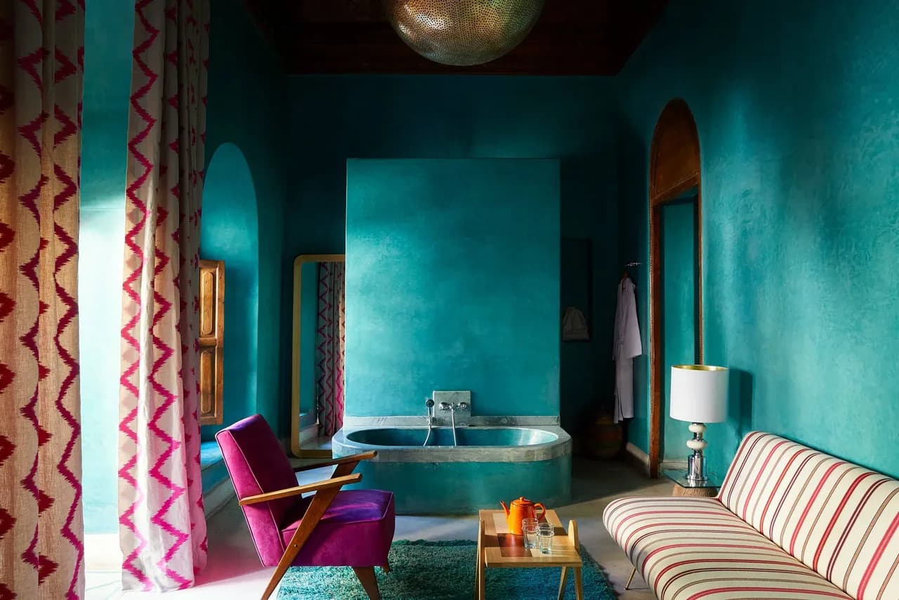 Charming Room With Modern Signature Blend photo 3