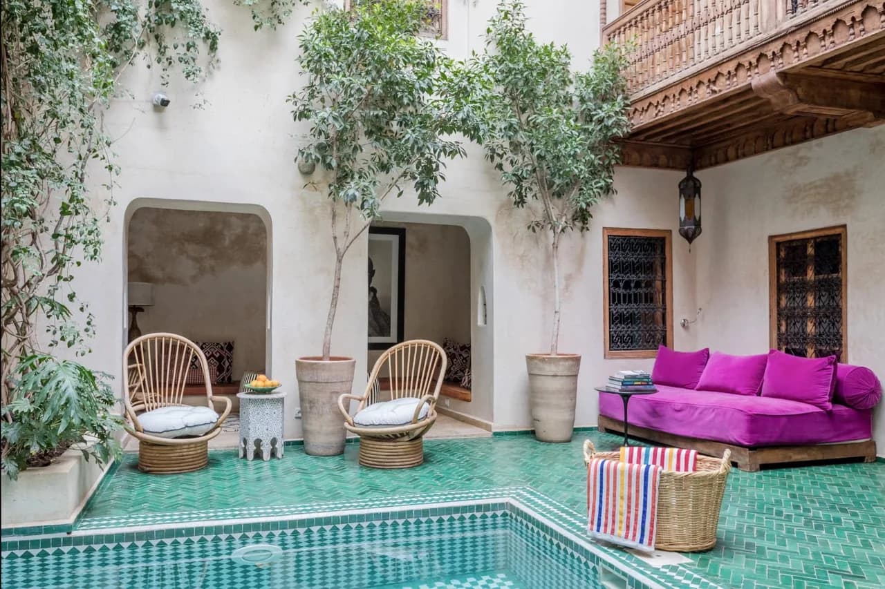 Perfect Room With Emerald Tiled Courtyard photo 2