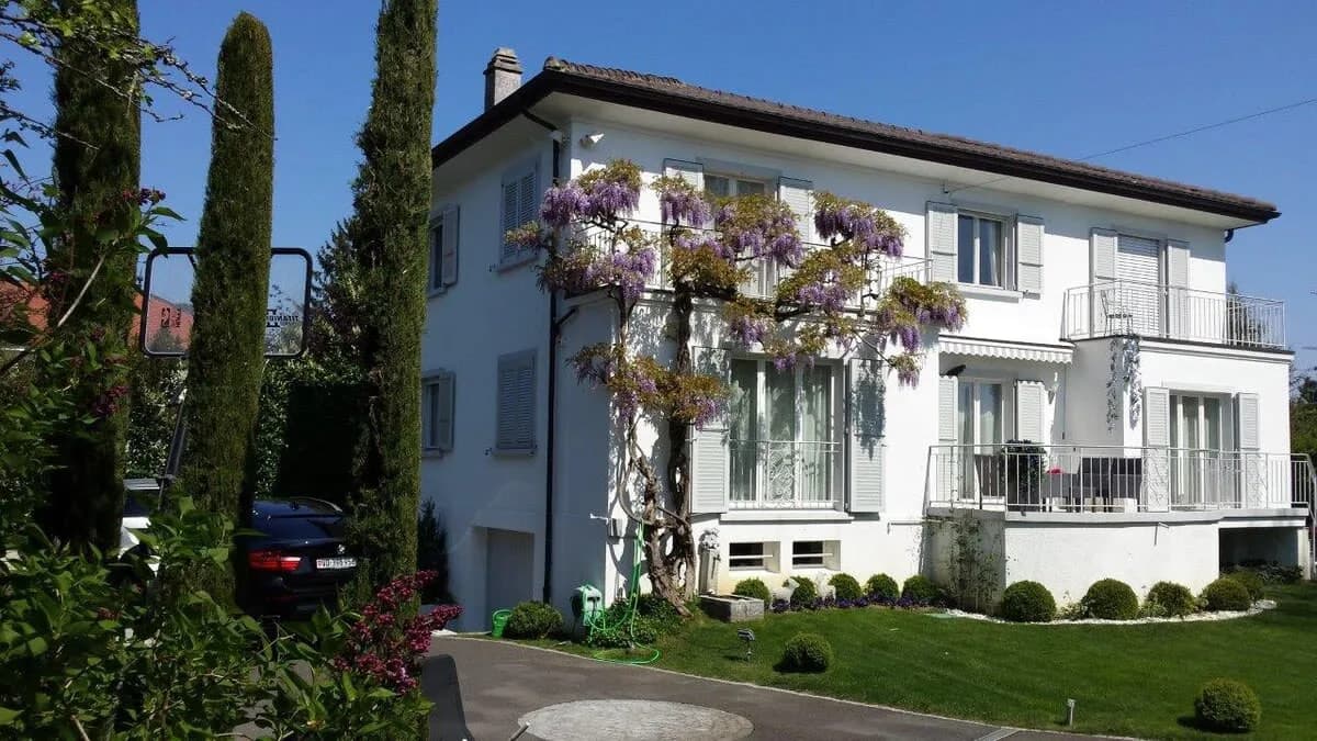 Charming Villa in Coppet with Garden
