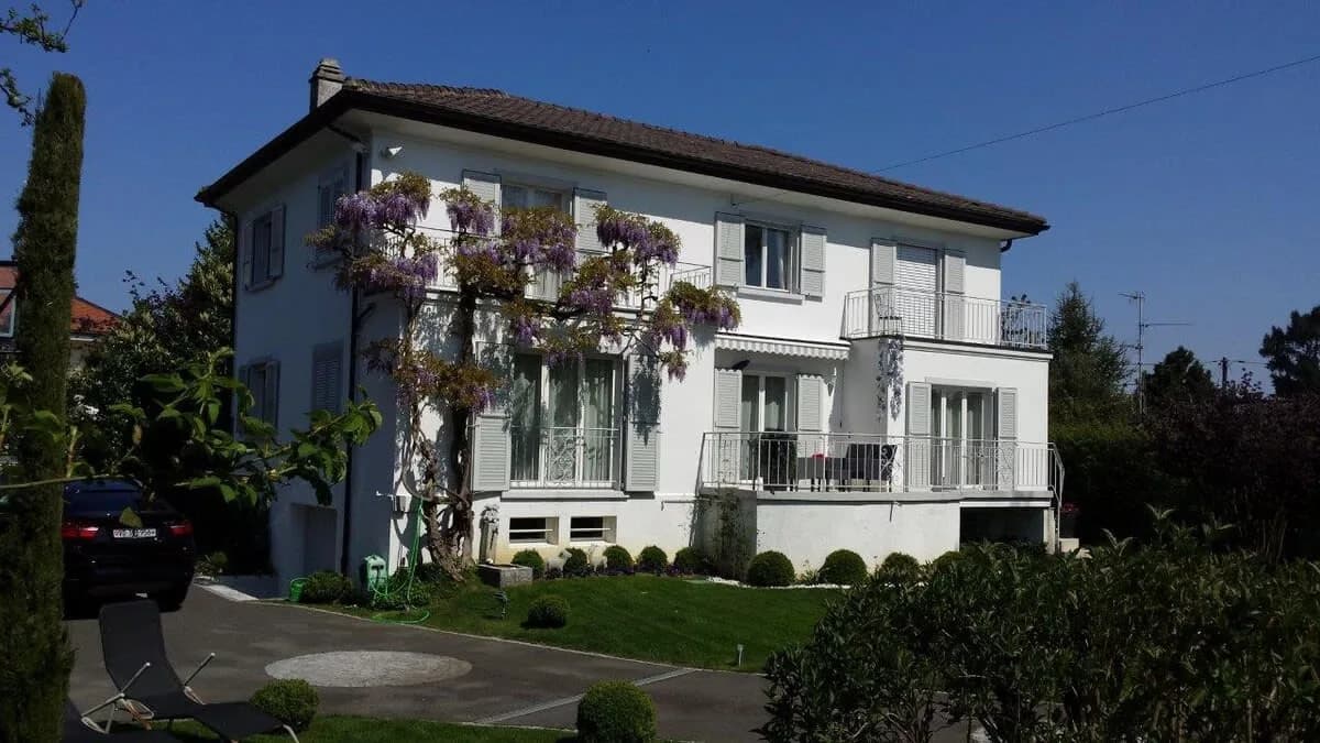 Charming Villa in Coppet with Garden photo 3