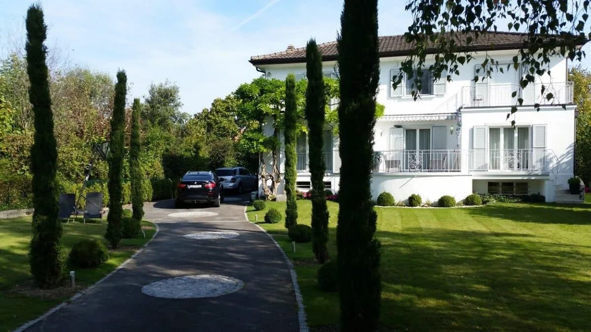 Charming Villa in Coppet with Garden photo 4