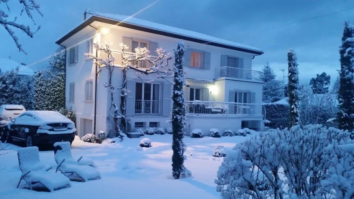 Charming Villa in Coppet with Garden photo 5