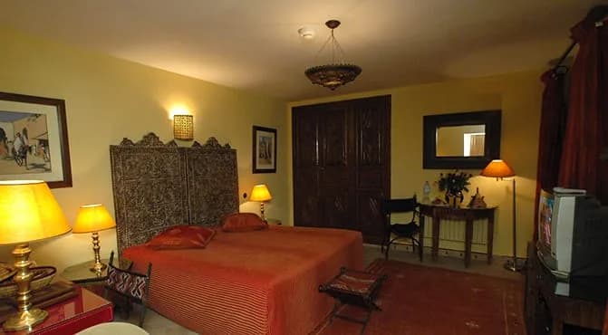 Luxurious Room Overlooking The Flower Filled Inner Courtyards photo 4