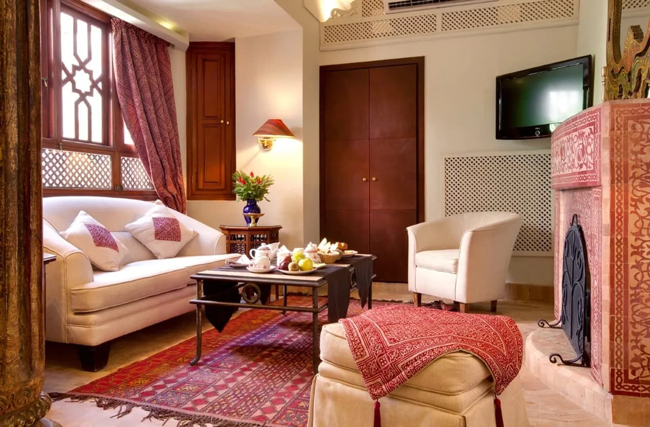 Individually Styled Suite With Fireplace And Bathtub photo 2