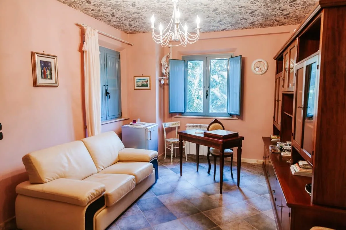 Seafront Villa Surrounded By Hill Full Of Trees photo 4