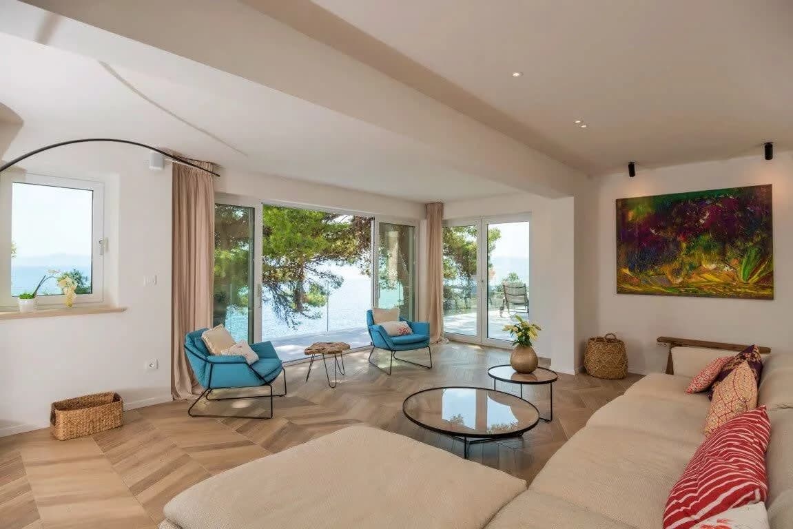 Stone Villa With An Extravagant Pool And Sea View photo 4